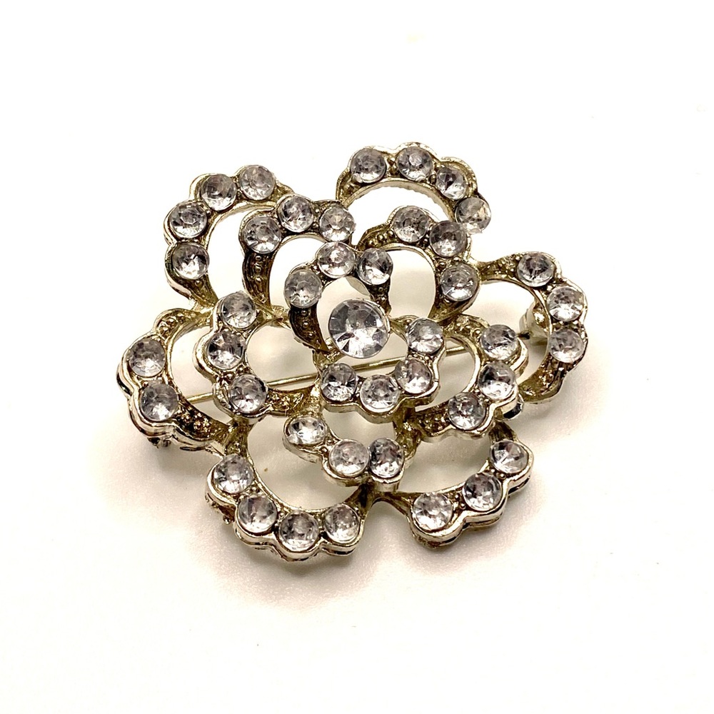 ✨VINTAGE✨ Flower Silver Tone and Rhinestone Brooch Pin Pendant Lapel D017